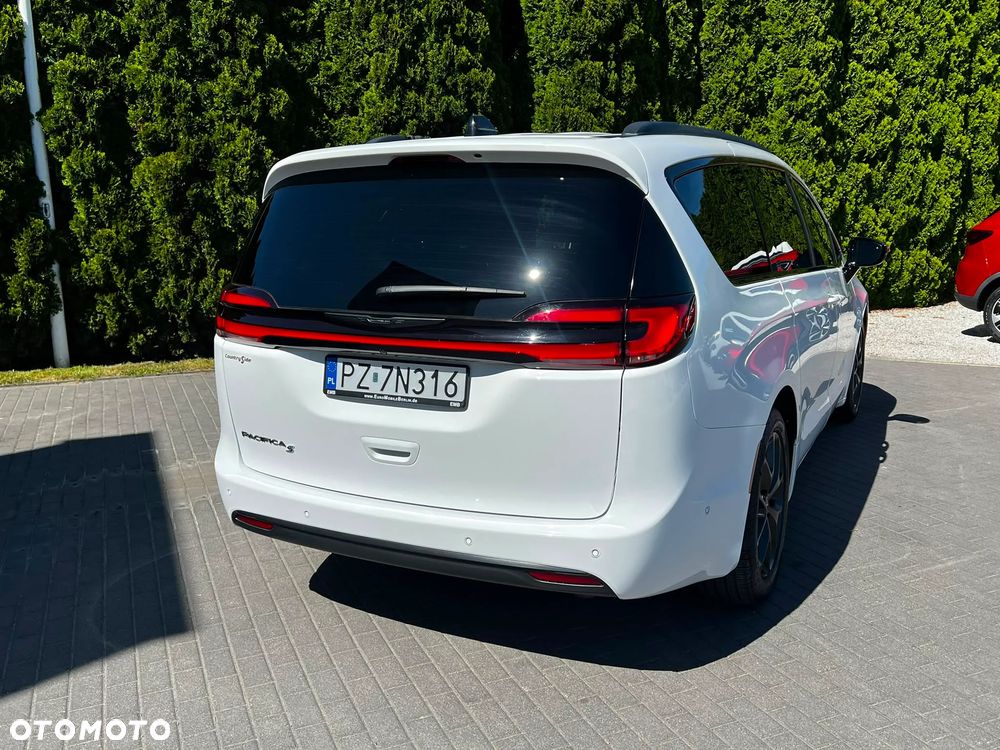 Chrysler Pacifica - 6