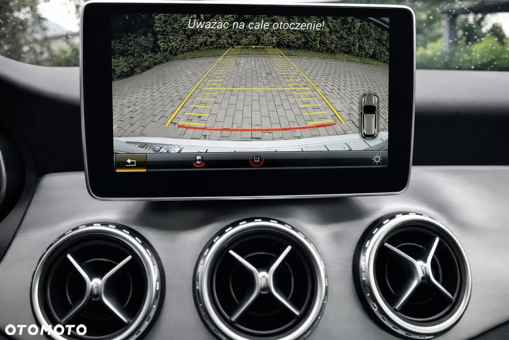 Mercedes-Benz GLA 250 4-Matic AMG Line - 33