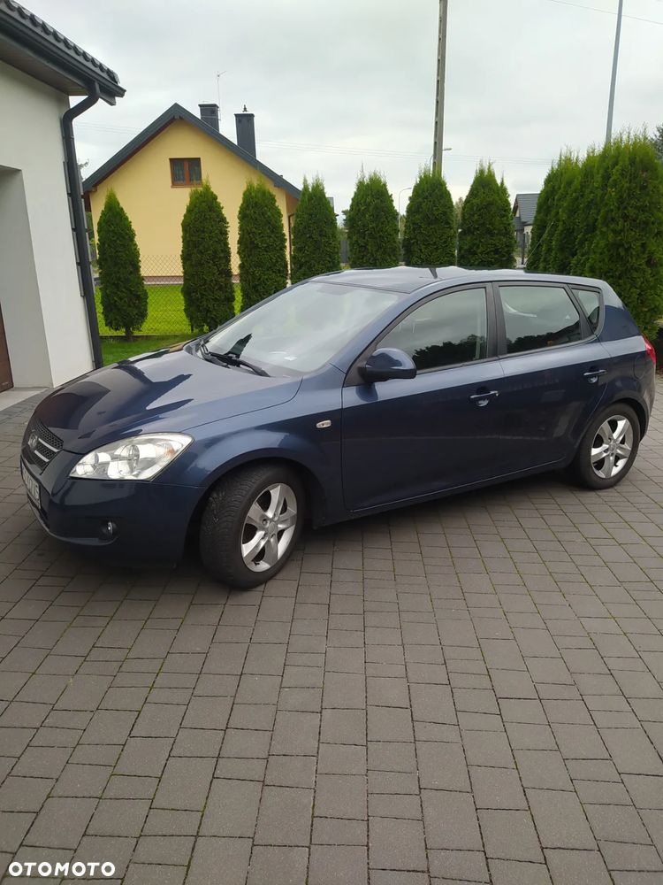 Kia Ceed Cee'd 2.0 crdi Comfort + - 1
