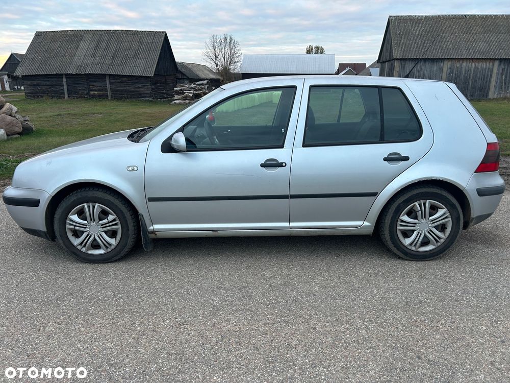 Volkswagen Golf - 4