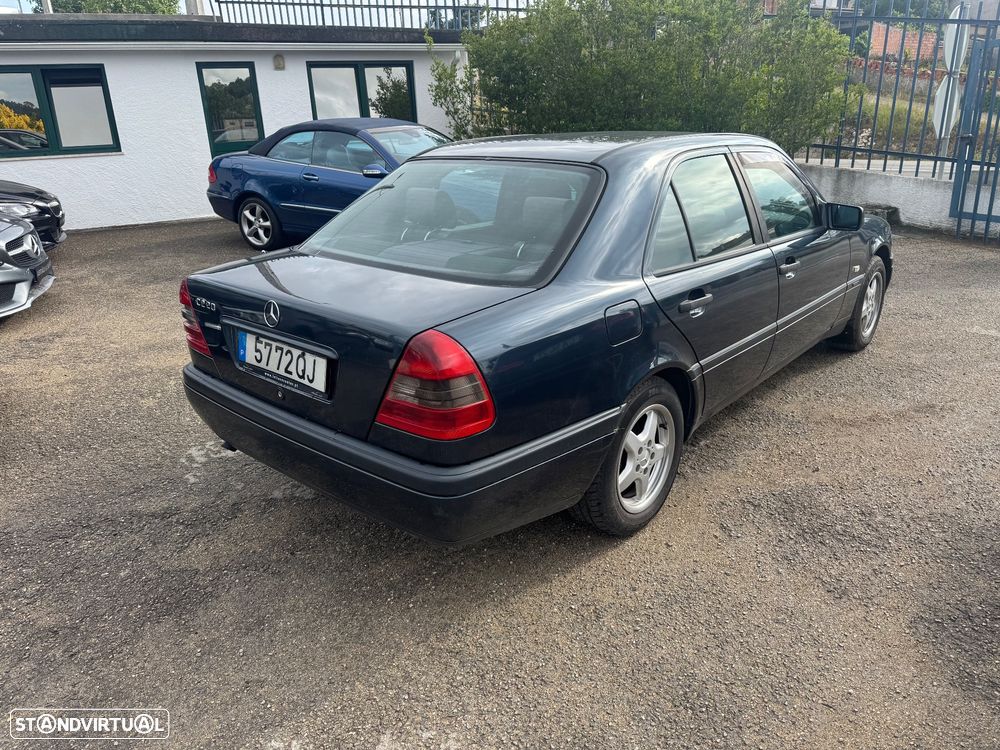 Mercedes-Benz C 220 D Classic - 21