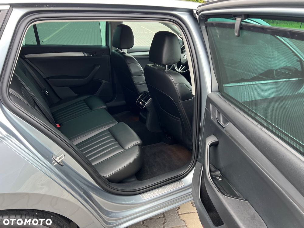 Skoda Superb 2.0 TDI Ambition - 30