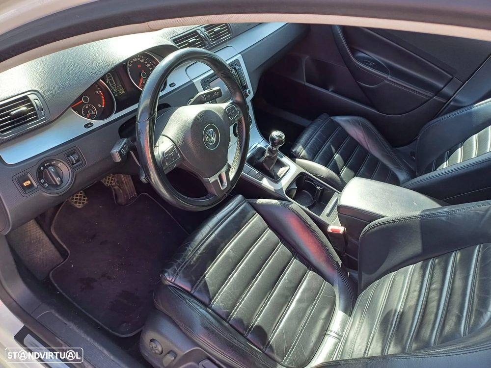 VW Passat 2.0 TDI Sportline R-Line - 11