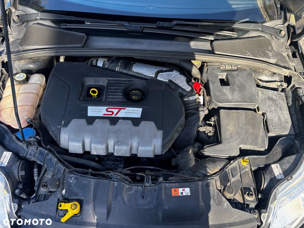 Ford Focus 2.0 EcoBoost ST mit Leder-Exclusiv-Paket - 19