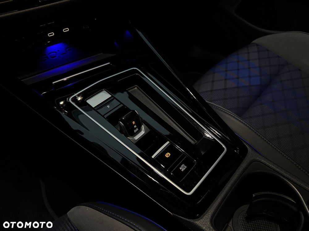 Volkswagen Golf - 18