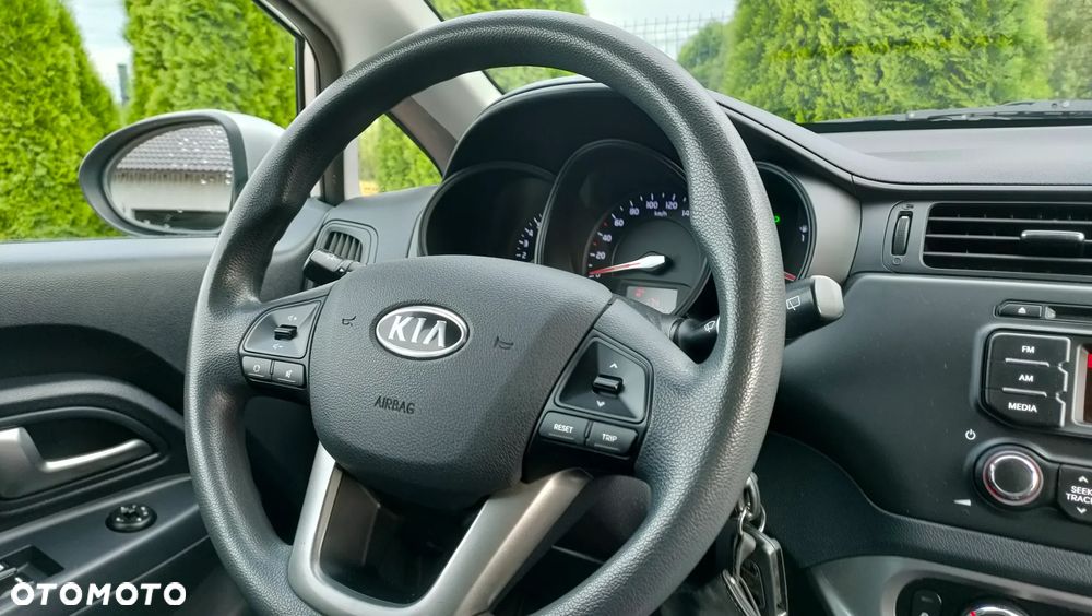 Kia Rio 1.4 Dream Team Edition - 14