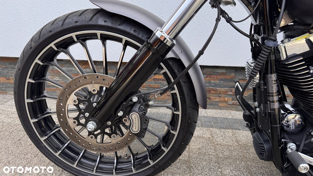 Harley-Davidson FXSB Breakout - 24