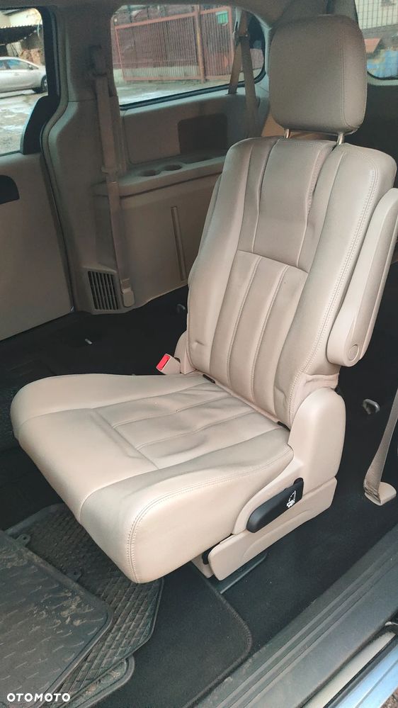 Chrysler Town & Country 3.6 Touring - 11