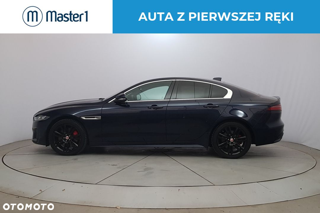 Jaguar XE 2.0 D180 AWD R-Dynamic SE - 4