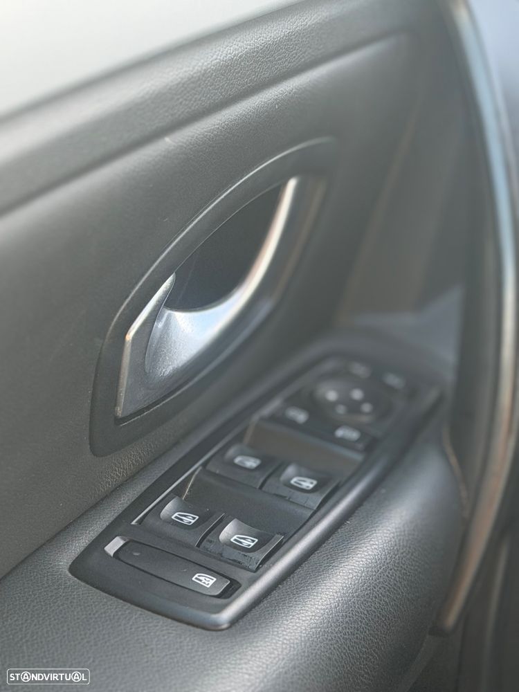 Renault Laguna 2.0 dCi Dynamique S - 14