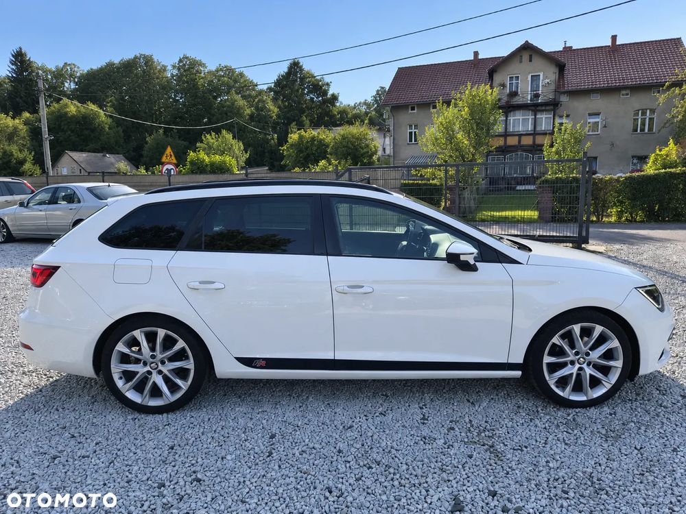 Seat Leon 1.5 eTSI OPF DSG FR Black Edition - 5