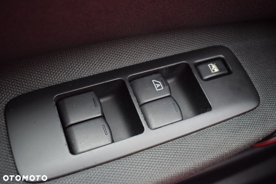 Nissan Qashqai 1.6 dCi 4 x 4 DPF Start/Stop tekna - 20