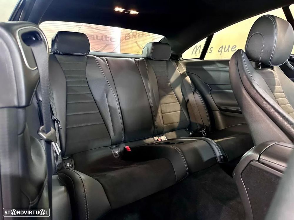 Mercedes-Benz E 220 d AMG Line - 16
