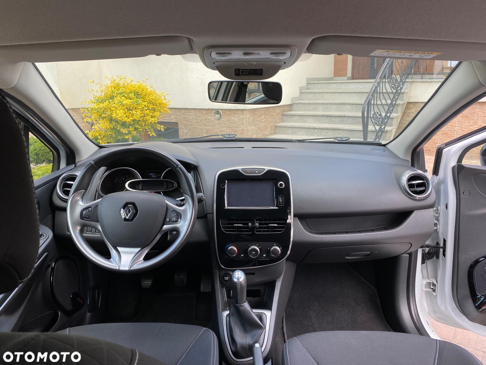 Renault Clio 1.2 16V Life - 9