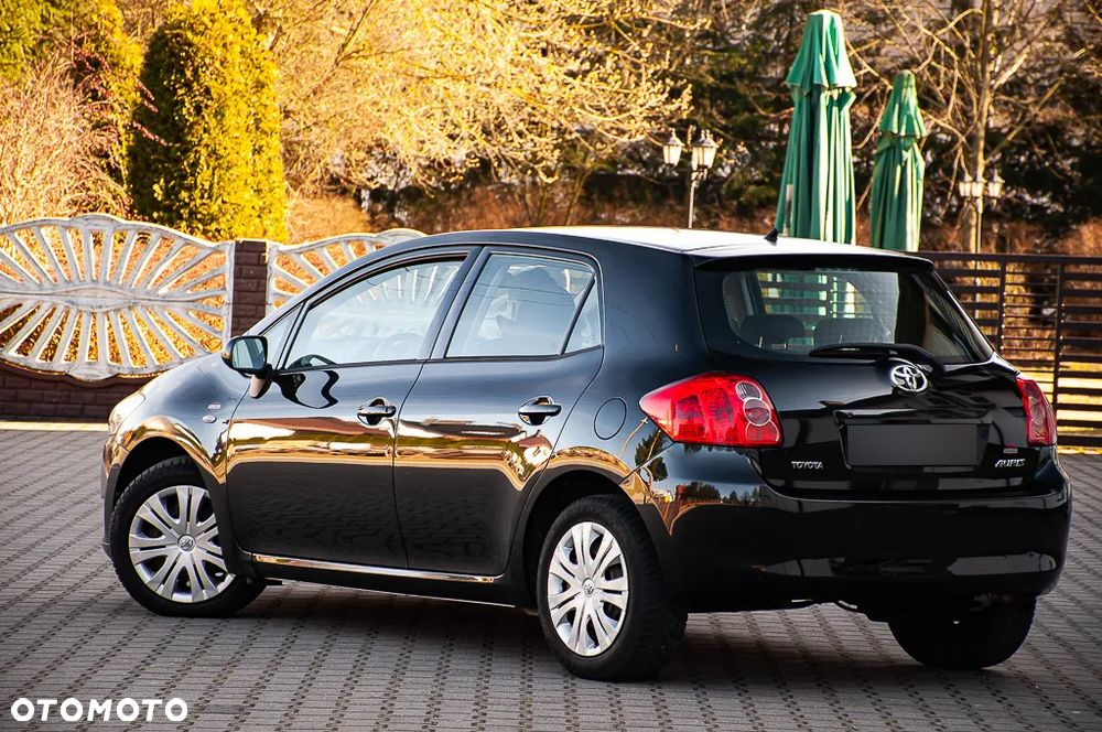 Toyota Auris 1.6 VVT-i Executive - 19
