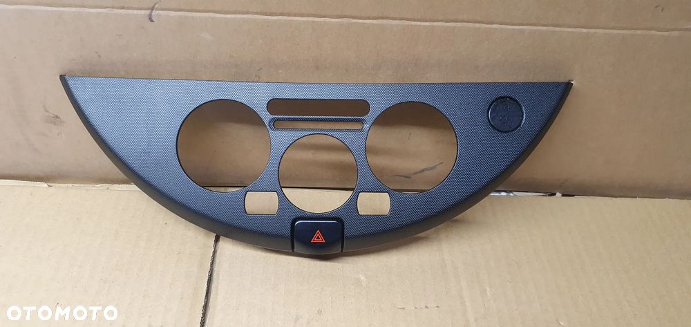 Ramka panelu nawiewu konsoli dekor przełącznik awaryjnych Nissan Note E11 - 1