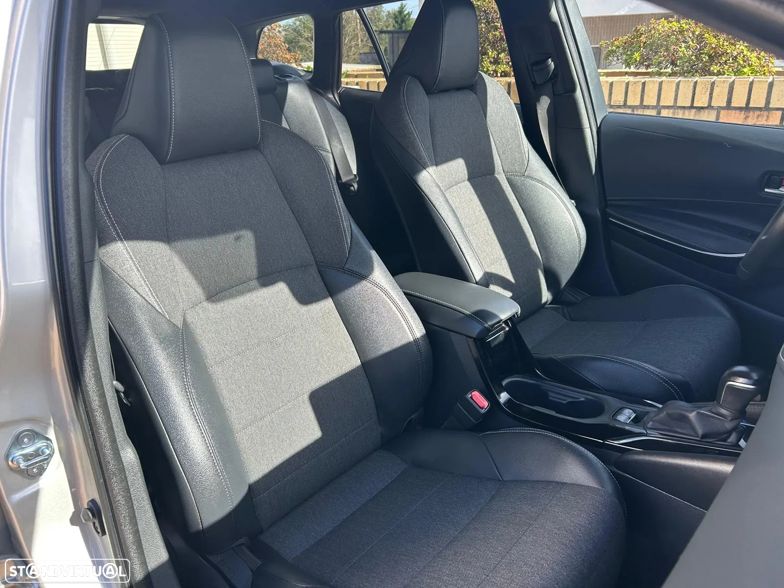 Toyota Corolla Touring Sports 1.8 Hybrid Comfort+P.Sport - 24