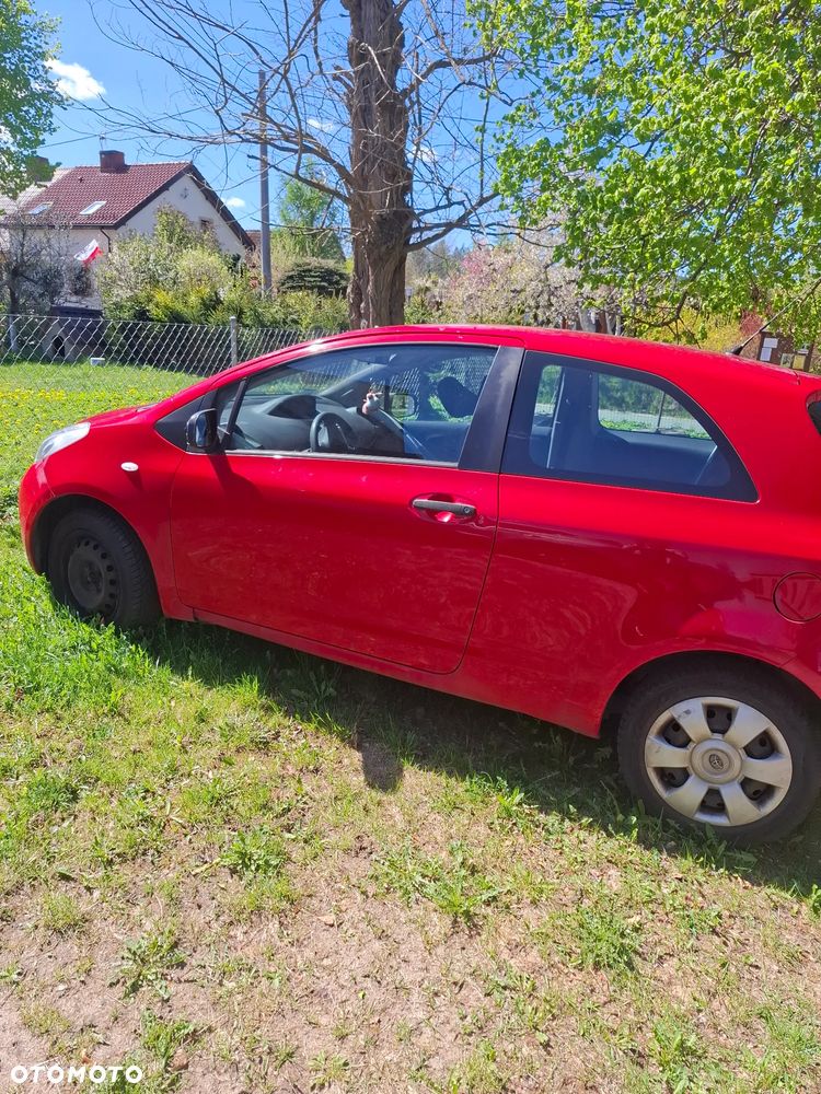 Toyota Yaris 1.0 Luna - 4