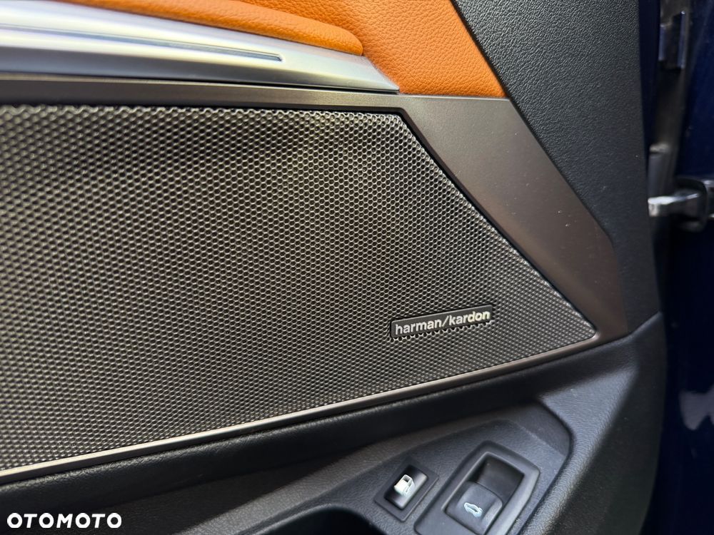 BMW Seria 3 330e M Sport - 25