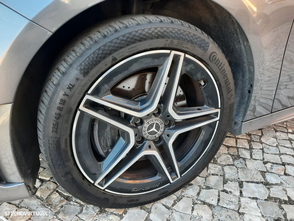 Mercedes-Benz A 250 Limousine e 8G-DCT AMG Line - 17
