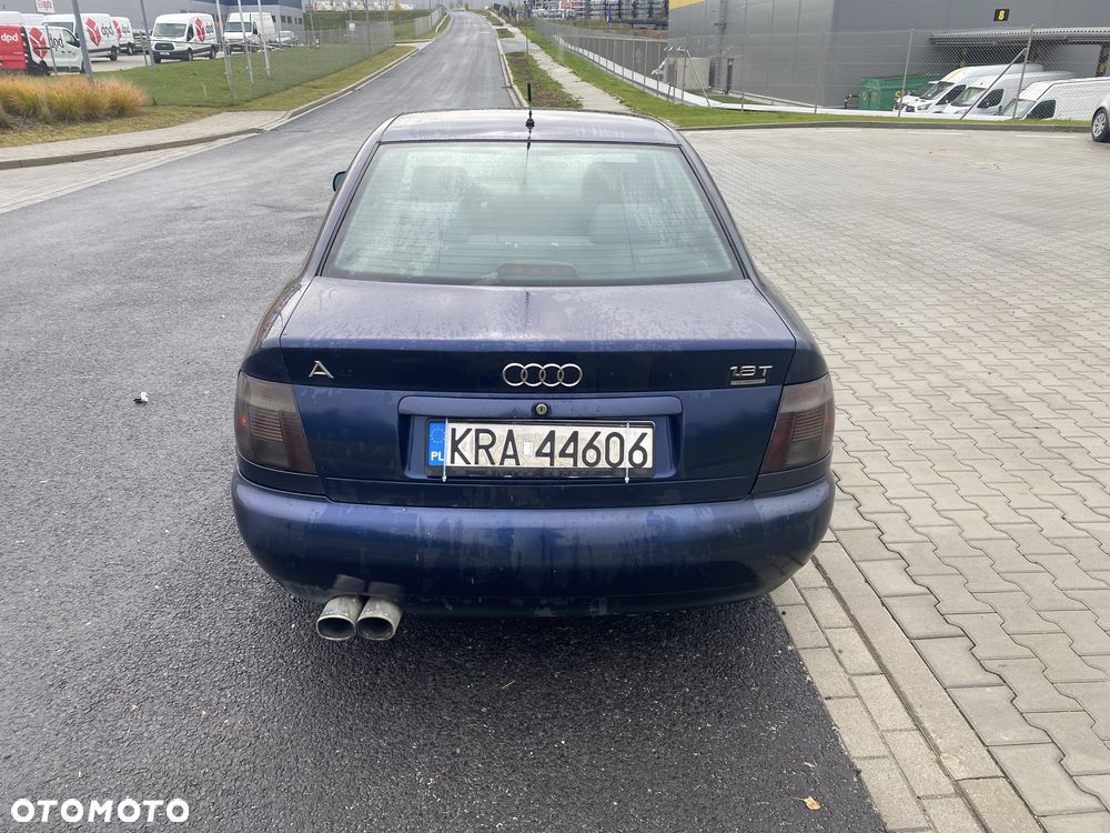 Audi A4 Limousine - 4