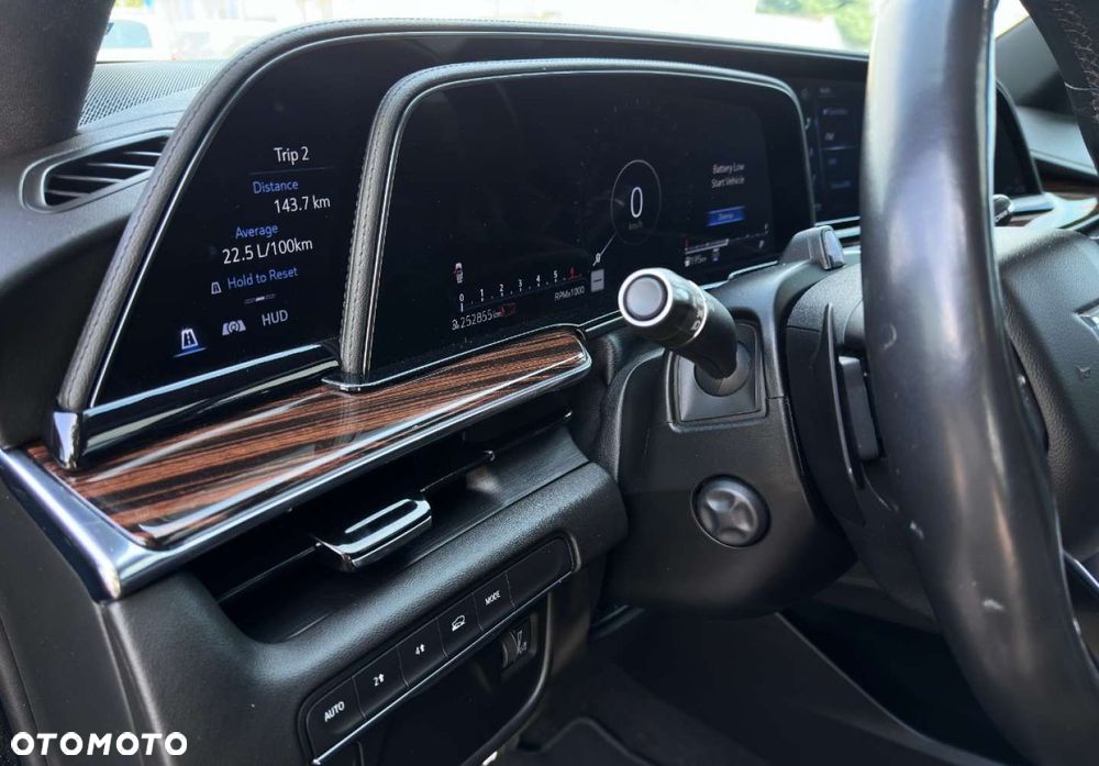 Cadillac Escalade - 11