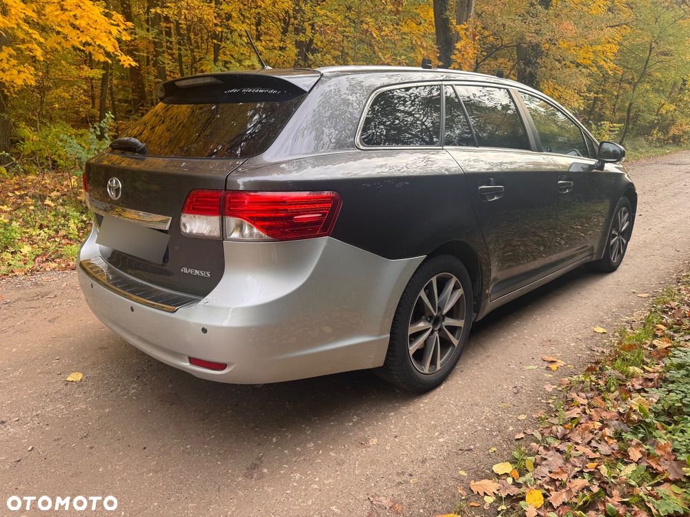 Toyota Avensis 2013 photo 5