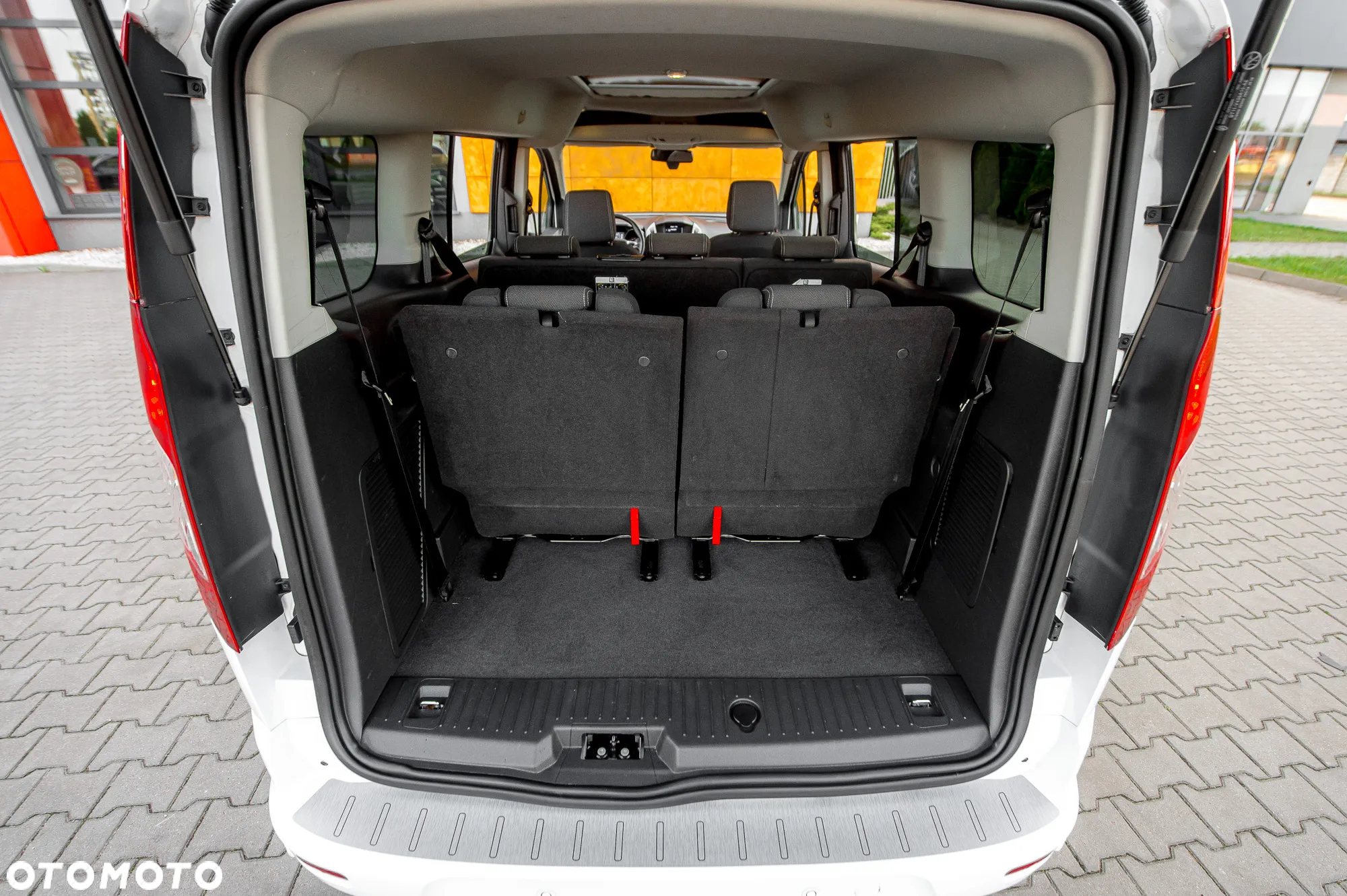 Ford Tourneo Connect Grand - 19