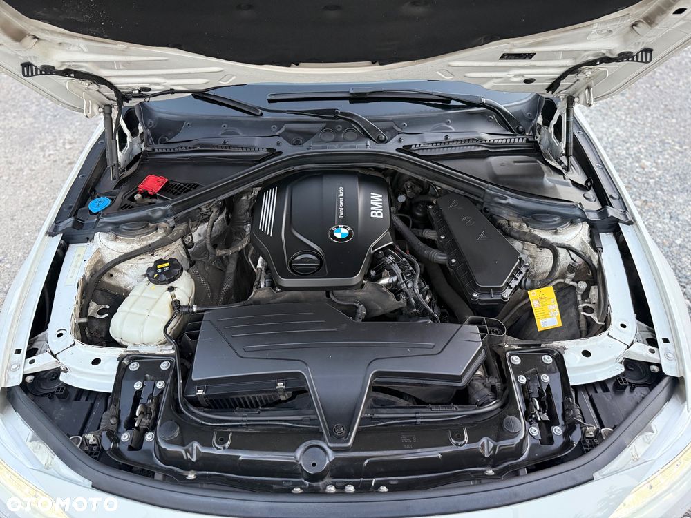 BMW Seria 3 320d xDrive - 16