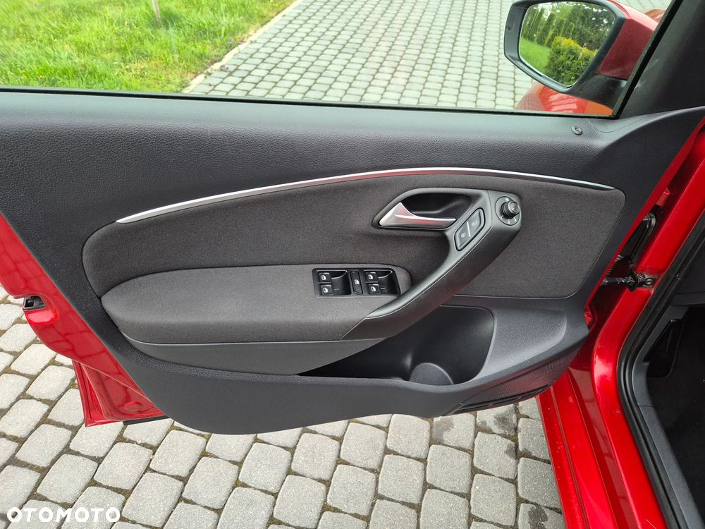 Volkswagen Polo 1.4 TDI (Blue Motion Technology) Highline - 33