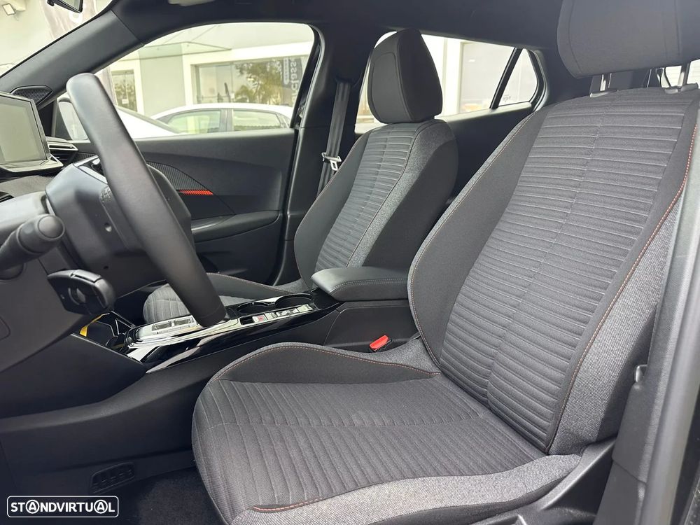 Peugeot e-2008 50 kWh Active Pack - 4