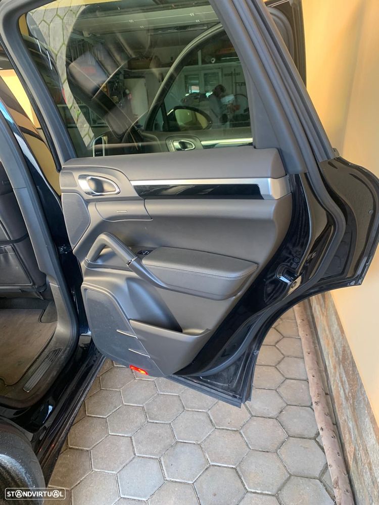 Porsche Cayenne S - 7