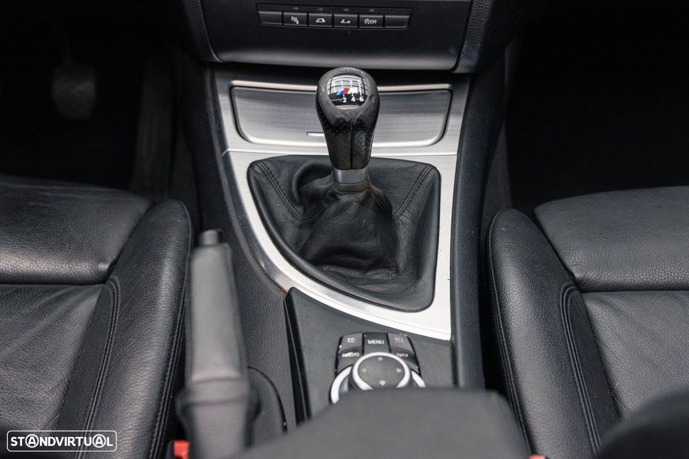 BMW 118 d Pack M - 38