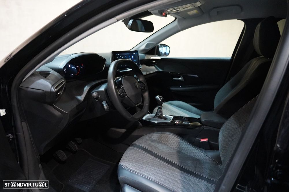 Peugeot 208 - 7