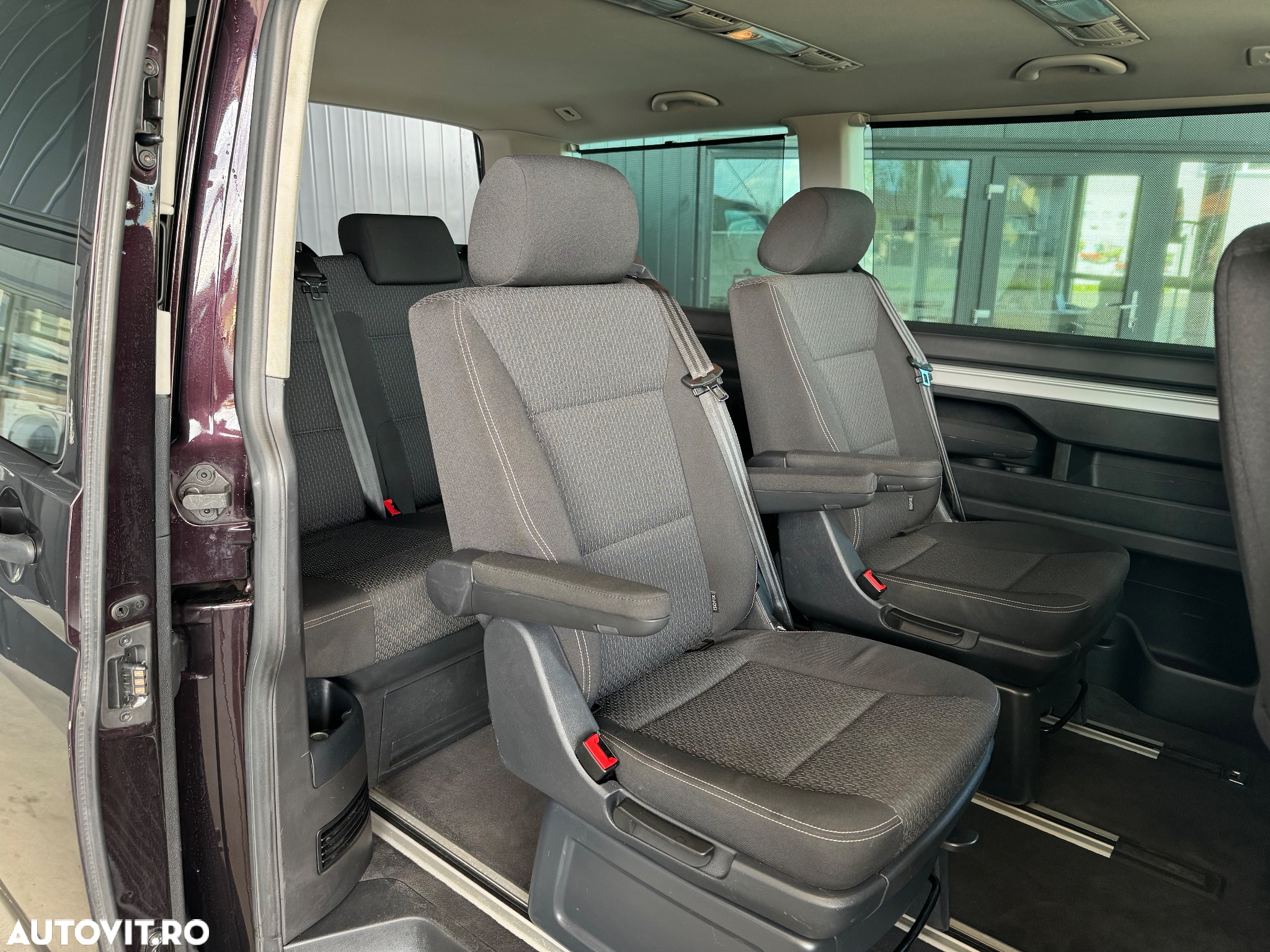 Volkswagen Multivan - 11