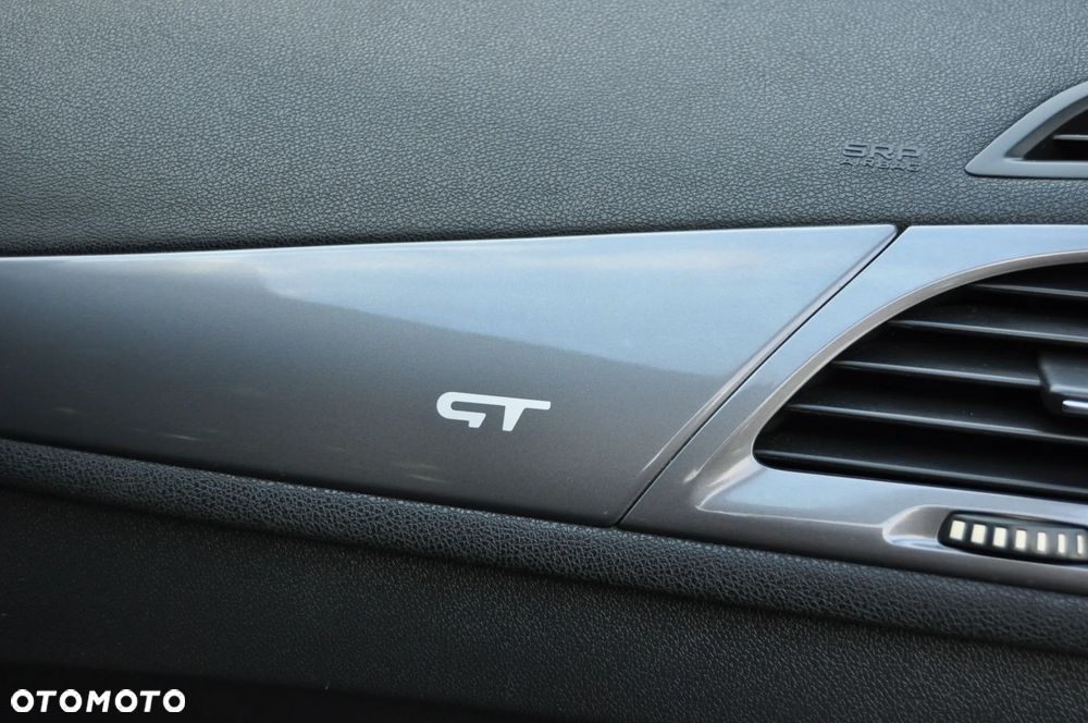 Renault Megane TCe 180 Dynamique - 21