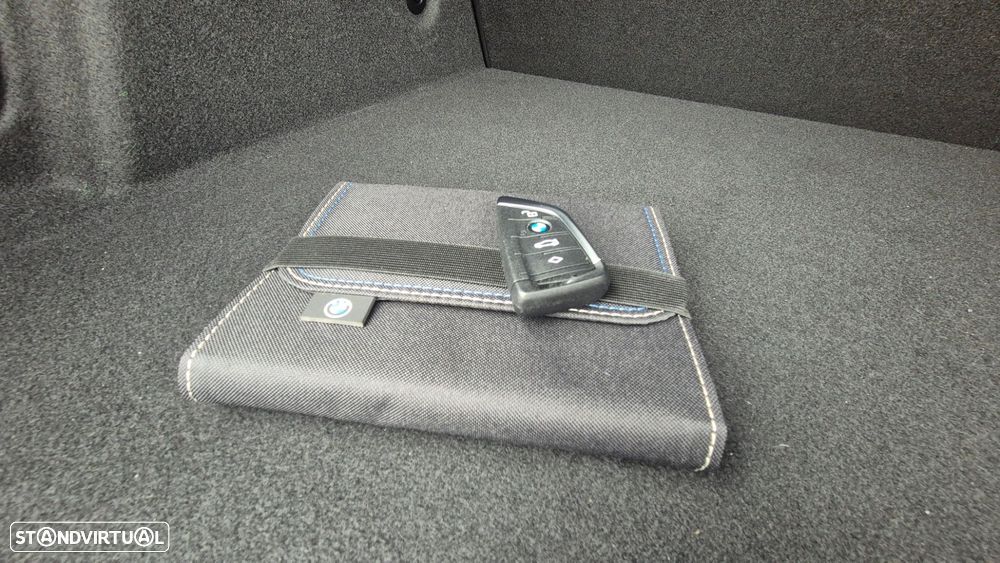 BMW 116 d Pack Desportivo M Auto - 51
