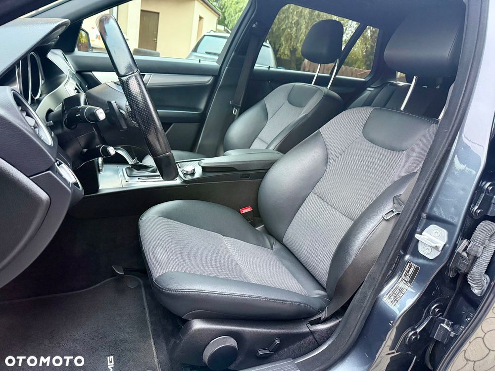 Mercedes-Benz Klasa C 300 CDI DPF 4Matic (BlueEFFICIENCY) 7G-TRONIC Avantgarde - 29