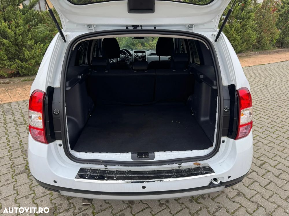 Dacia Duster dCi 110 FAP 4x4 Blackshadow - 17
