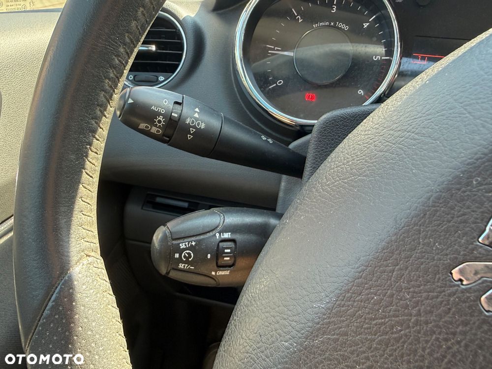 Peugeot 3008 1.6 HDi Premium - 24