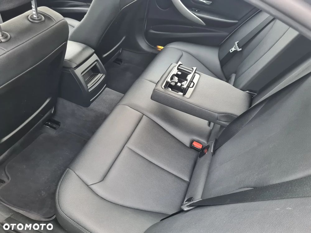BMW Seria 3 316d Sport Line - 7
