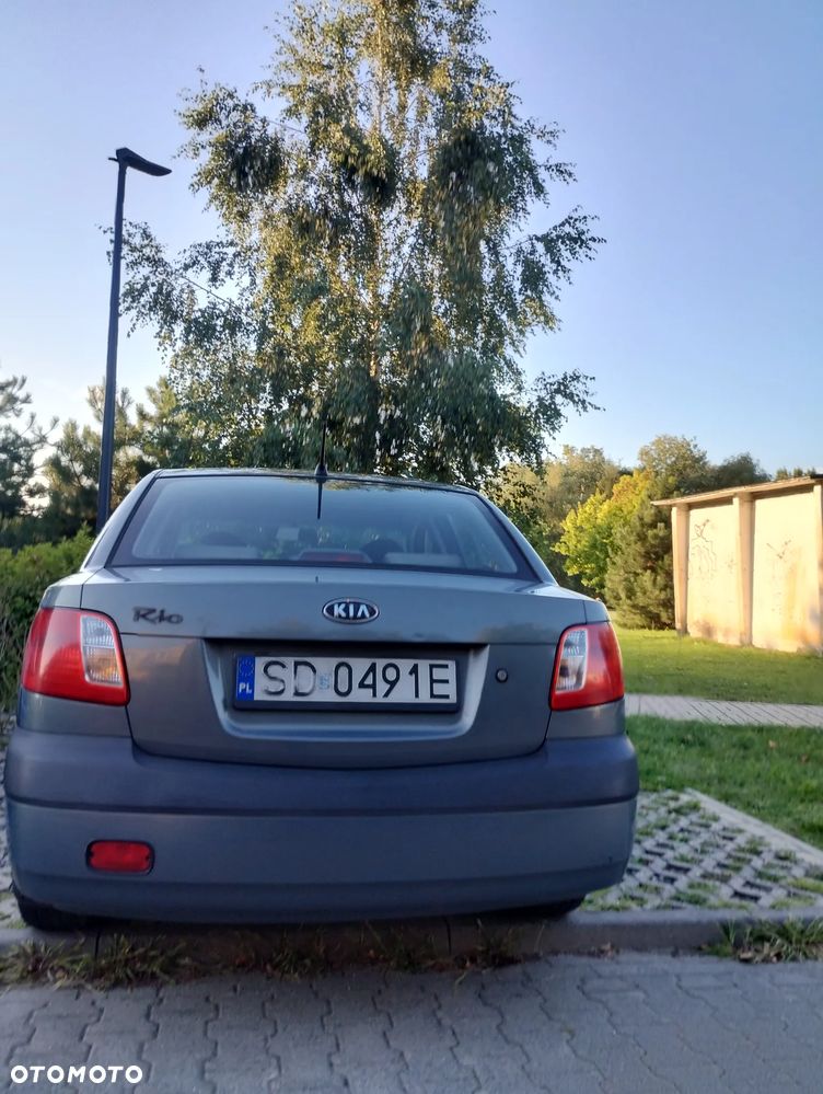 Kia Rio 1.4 Family - 8