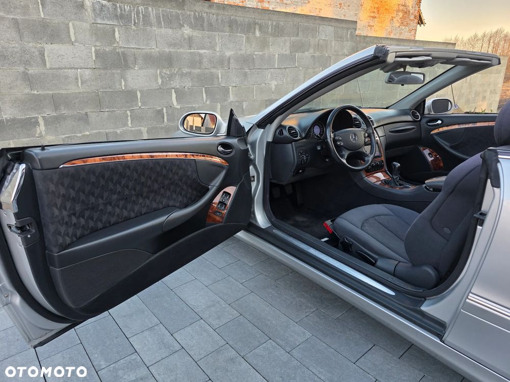 Mercedes-Benz CLK - 25