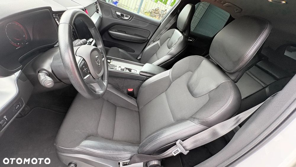 Volvo XC 60 T4 Momentum - 13