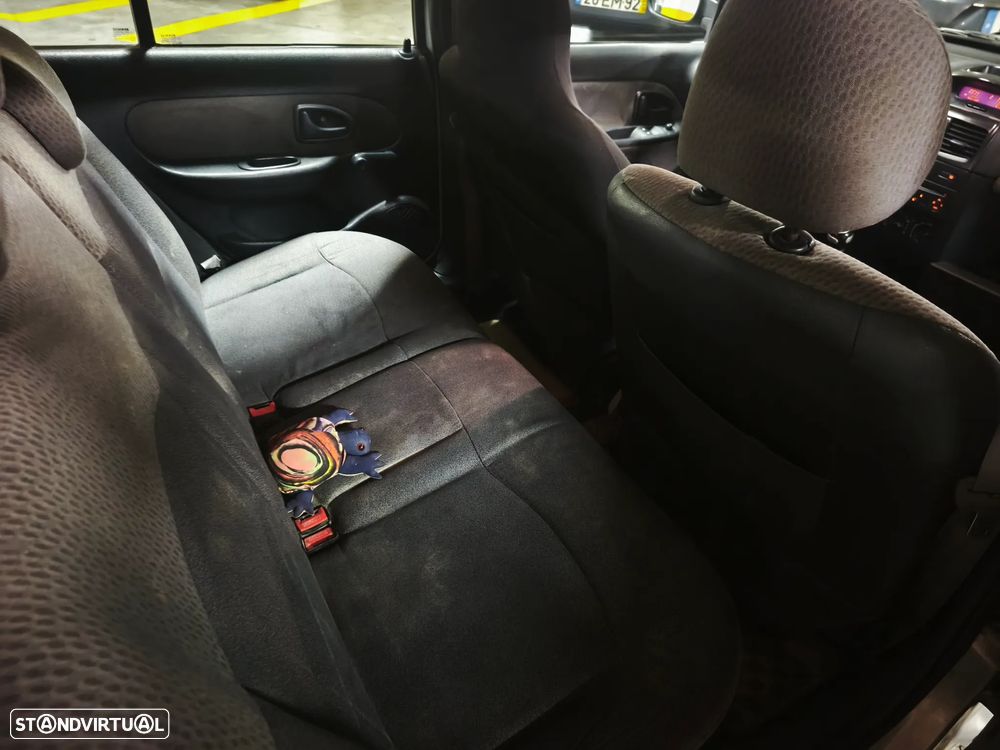 Renault Clio 1.2 Pack Authentique - 16