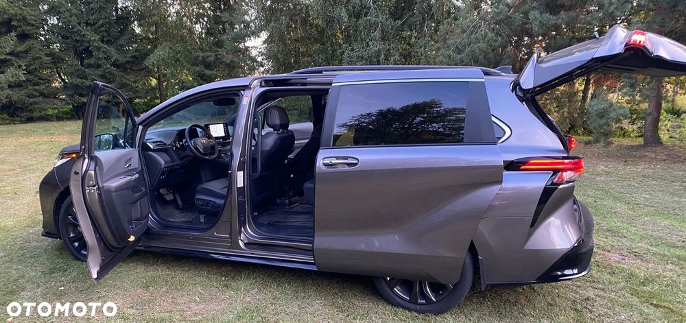 Toyota Sienna - 8