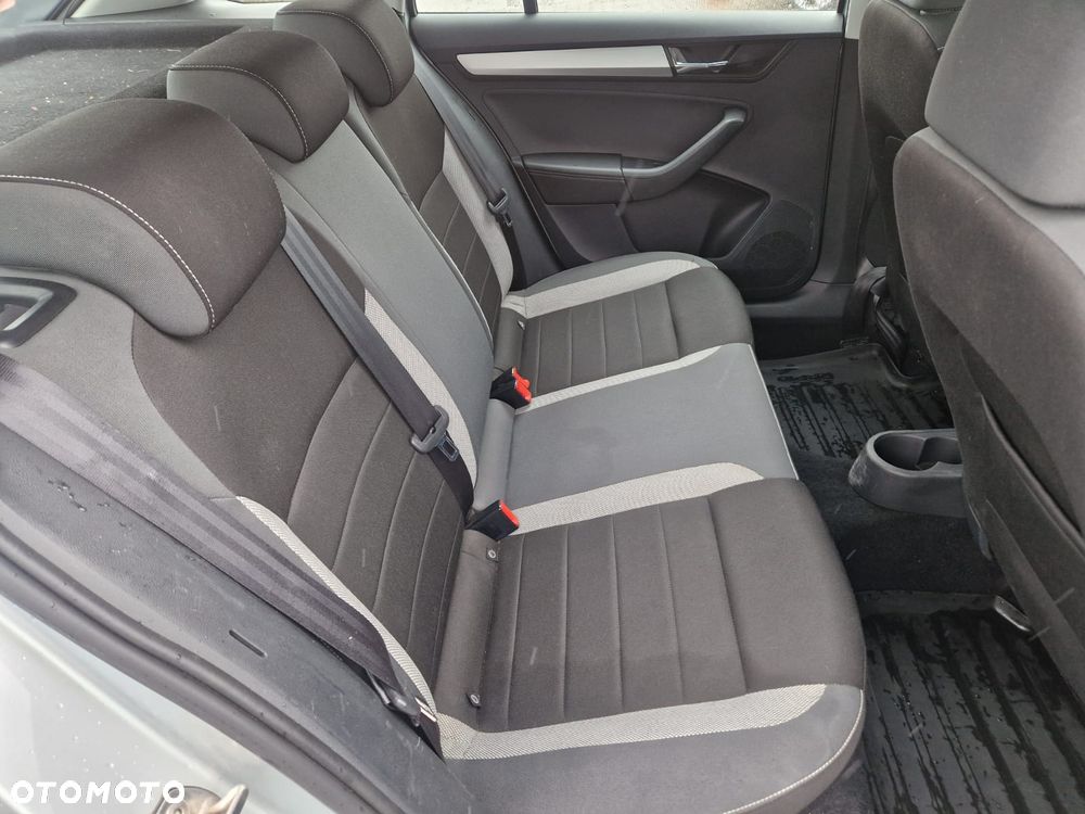 Skoda RAPID 1.0 TSI Ambition - 17