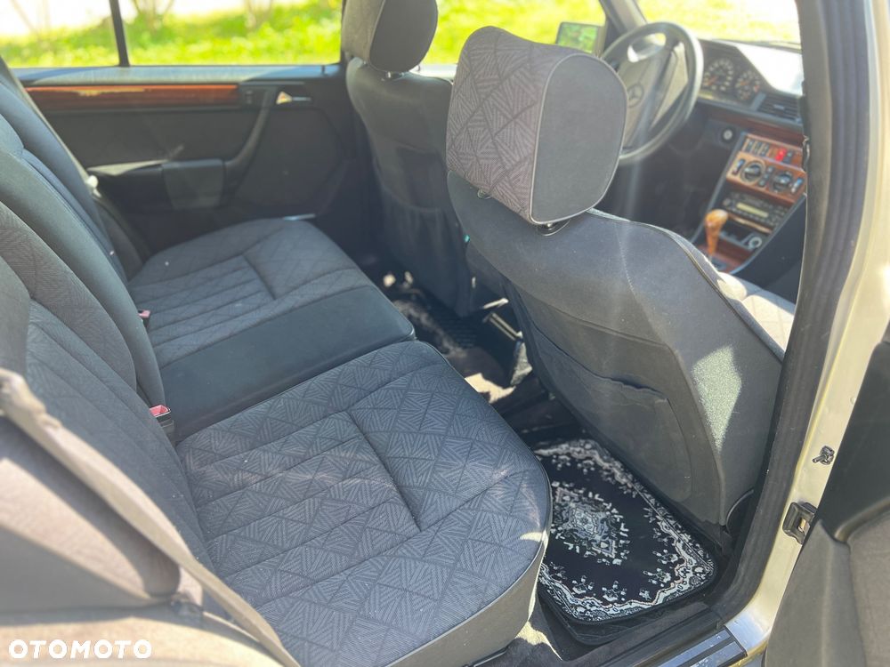Mercedes-Benz W124 (1984-1993) - 11