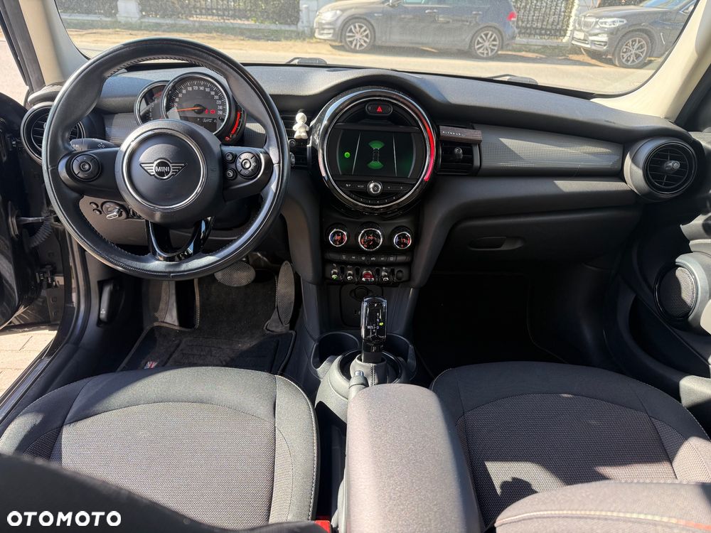 MINI Cooper Standard - 5