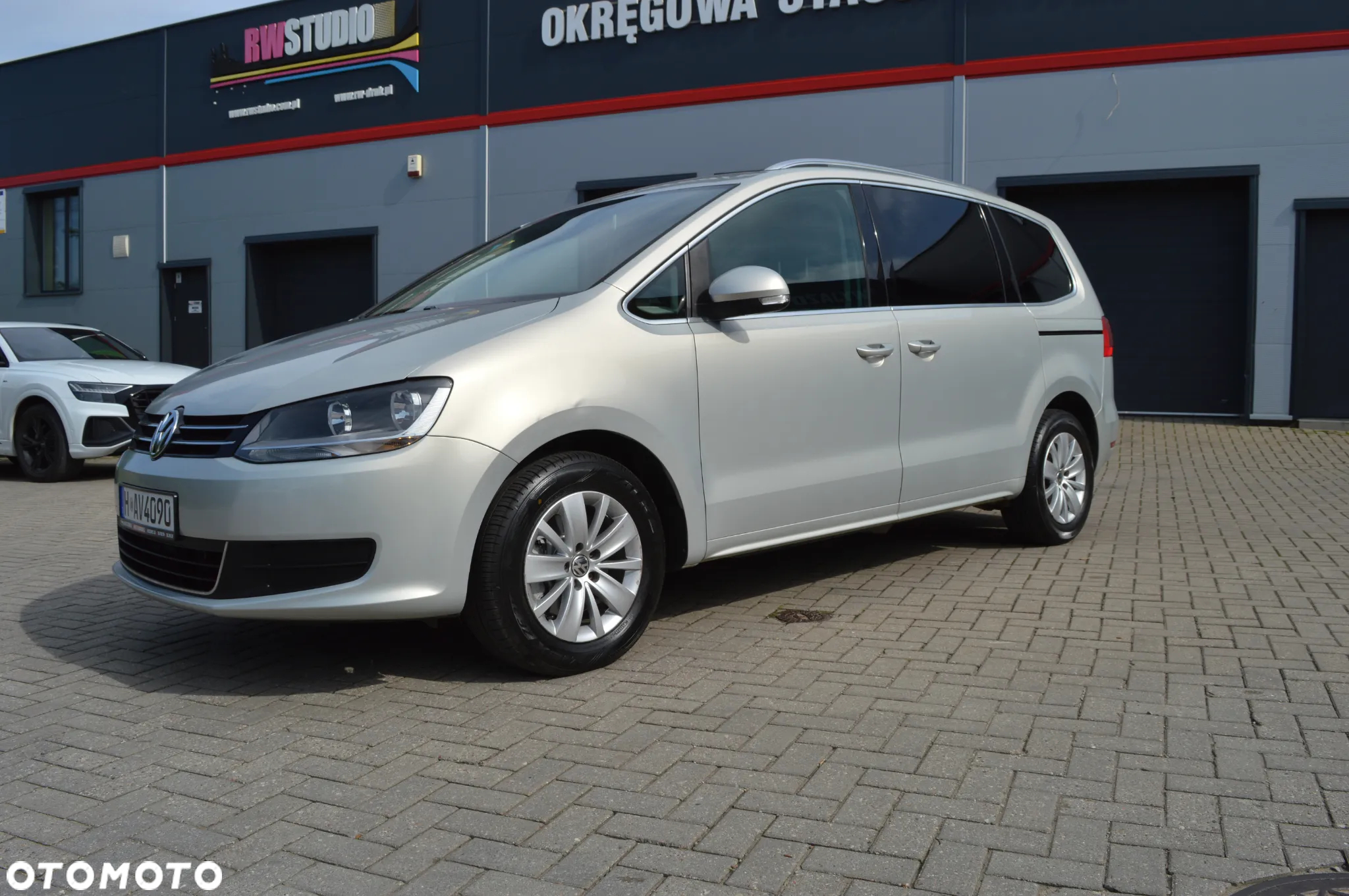Volkswagen Sharan 2.0 TDI DSG BlueMotion Technology Comfortline - 4